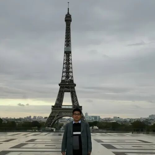 latest company news about China-Made Wire Rope Netting Safeguards a Global Icon: Huihao Wire Mesh Products Utilized in Maintenance of Paris Eiffel