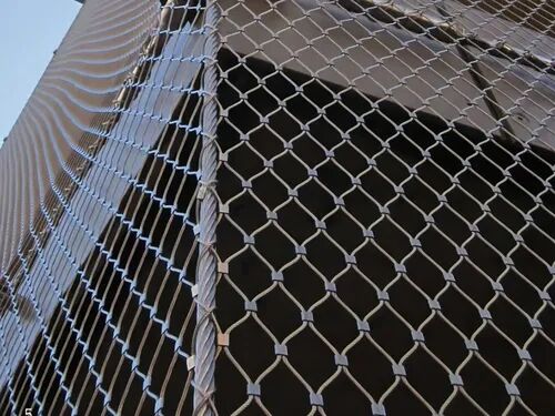 latest company news about Stainless Steel Wire Rope Mesh: A Detailed Guide to Its Versatile Applications